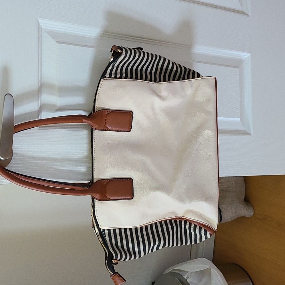 Call it spring bag - Picture 2 of 3